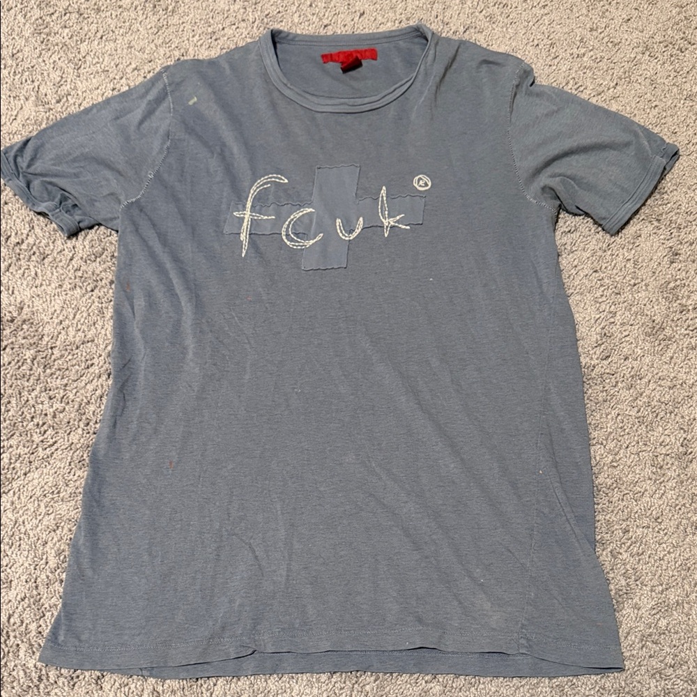 fcuk jeans Distressed Gray Graphic T-Shirt – Intentional Paint Detail – Men’s
